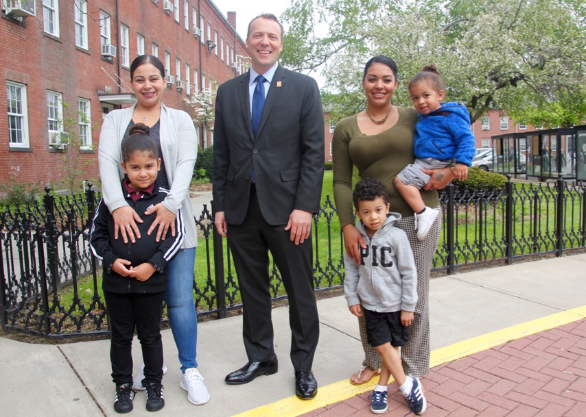 President Cook and Investment Scholarship recipients