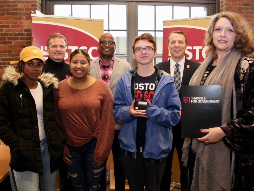 Representatives from T-Mobile and STCC join students