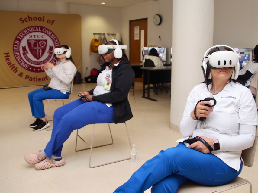 STCC nursing students use virtual reality tools in the classroom